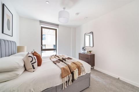 3 bedroom apartment to rent, Atlantis Avenue, Beckton E16