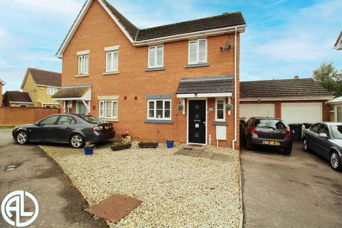 3 bedroom semi-detached house for sale, Jubilee Close, Lower Stondon, SG16 6FD