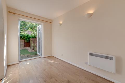 273a Westferry Road, London, E14 3RS