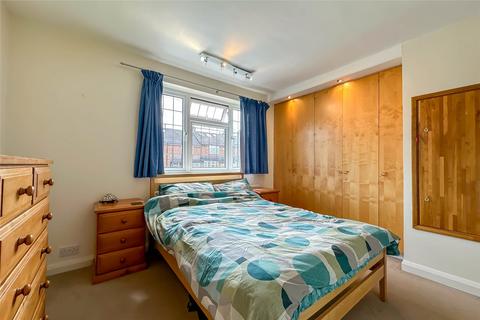 3 bedroom semi-detached house to rent, Weybourne Close, Harpenden, Hertfordshire, AL5