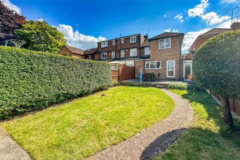 3 bedroom semi-detached house to rent, Weybourne Close, Harpenden, Hertfordshire, AL5