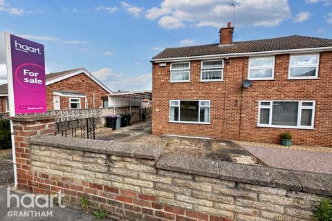 2 bedroom semi-detached house for sale, Newport Avenue, Grantham