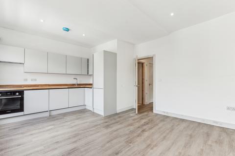 2 bedroom flat to rent, Battersea Park Road, London