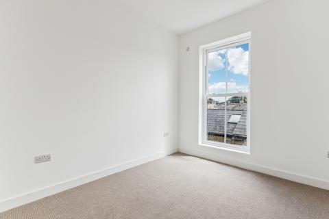 2 bedroom flat to rent, Battersea Park Road, London