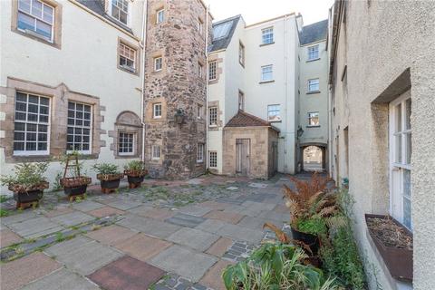3 bedroom apartment to rent, Canongate, Edinburgh, Midlothian