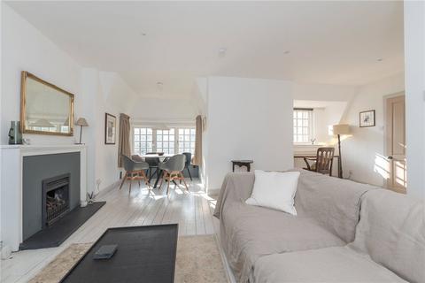 undefined, White Horse Close, 27 Canongate, Edinburgh