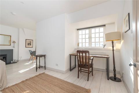 undefined, White Horse Close, 27 Canongate, Edinburgh