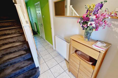 3 bedroom property to rent, Foxendale Close, Northwich