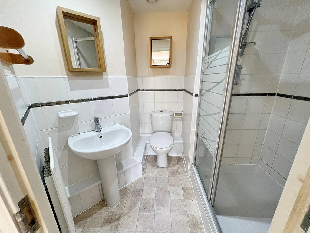 En-suite - before decoration