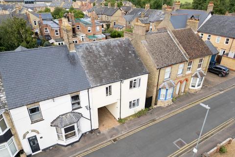 2 bedroom end of terrace house for sale, Ingram Street, Huntingdon, Cambridgeshire.