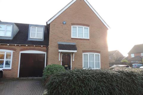 3 bedroom semi-detached house to rent, Digby Croft, Middleton