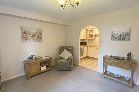 2 bedroom flat for sale, Webber House, Tewkesbury GL20