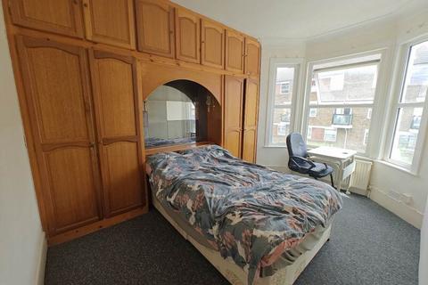 4 bedroom terraced house for sale, Woodrow, London, SE18