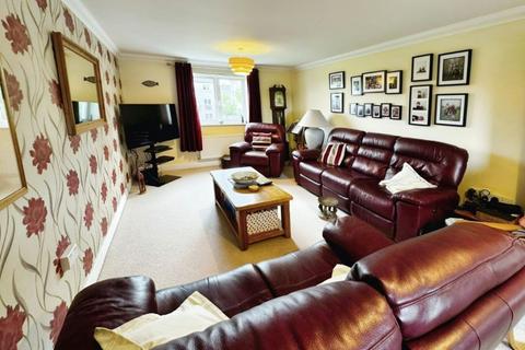 5 bedroom end of terrace house for sale, Galen View, Swindon, SN1 4GF