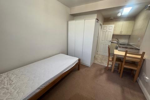 Property to rent, Finchley Road, London, NW11