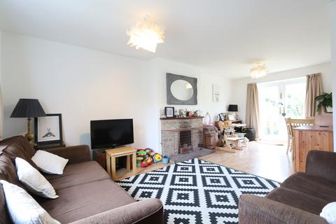 3 bedroom semi-detached house to rent, High Street, Sutton Courtenay