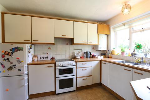 3 bedroom semi-detached house to rent, High Street, Sutton Courtenay