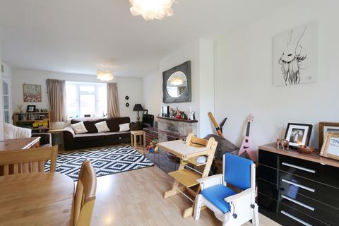 3 bedroom semi-detached house to rent, High Street, Sutton Courtenay