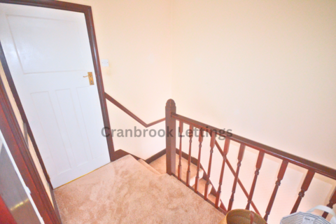 3 bedroom terraced house to rent, Ilford, IG6