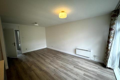 2 bedroom apartment to rent, BUTLERS CLOSE,  North Ox,  OX2