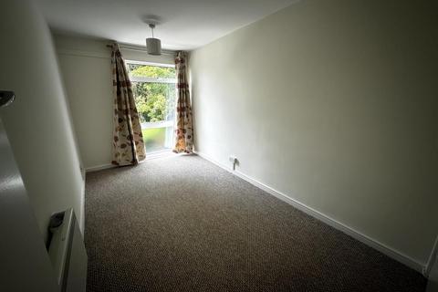 2 bedroom apartment to rent, BUTLERS CLOSE,  North Ox,  OX2