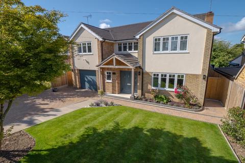 5 bedroom detached house for sale, Rolfe Close, Beaconsfield, Buckinghamshire, HP9