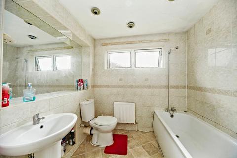 15 Smock Walk, Croydon, CR0 2UP
