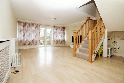 3 bedroom terraced house to rent, Rise Park,, Basildon, SS15
