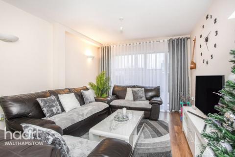2 bedroom apartment for sale, Normanshire Drive, Chingford