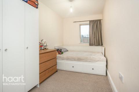 2 bedroom apartment for sale, Normanshire Drive, Chingford