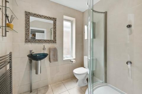 204 Ember Lane, East Molesey, KT8 0BS