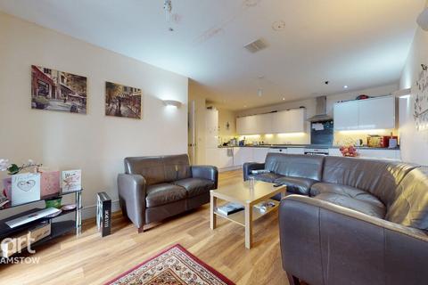 2 bedroom apartment for sale, Normanshire Drive, Chingford