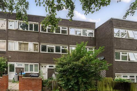 4 bedroom terraced house for sale, Sennen Walk, London SE9