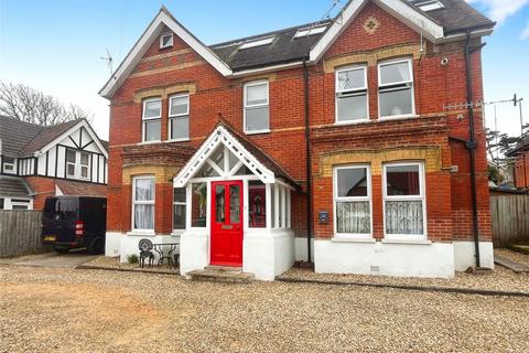 2 bedroom apartment for sale, The Avenue, Totland Bay, Isle of Wight