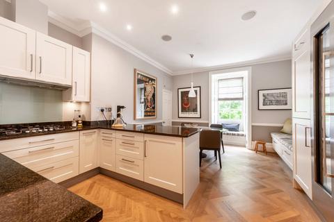 2 bedroom flat for sale, Holland Park Gardens, Holland Park, London, W14