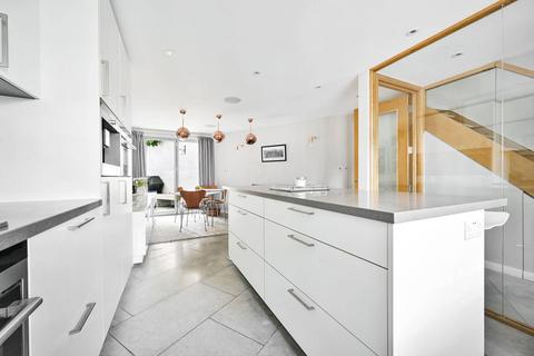 undefined, Wallgrave Road, Kenway Village, London, SW5