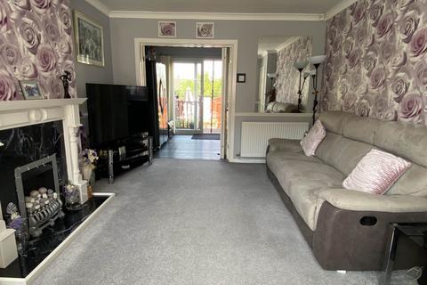 2 bedroom townhouse for sale, Turf Close, Royton