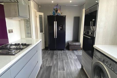 19 Turf Close, Royton, Oldham, OL2 6BZ