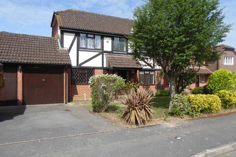 4 bedroom house to rent, High Tree Drive, Earley