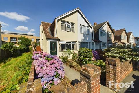 2 bedroom end of terrace house for sale, The Drive, Feltham, TW14