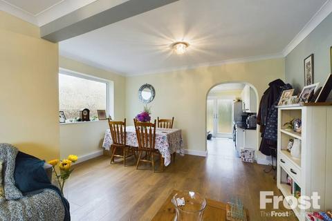 21 The Drive, Feltham, TW14 0AQ