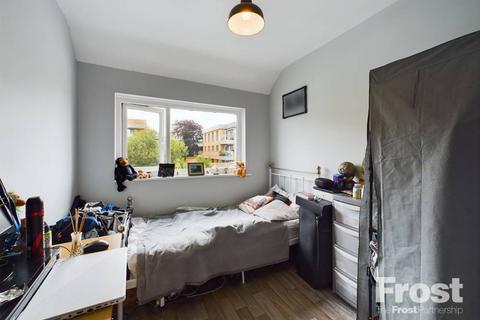21 The Drive, Feltham, TW14 0AQ