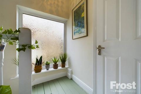 21 The Drive, Feltham, TW14 0AQ
