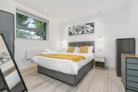 1 bedroom flat for sale, Woking,  GU22,  GU22