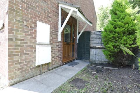 2 bedroom end of terrace house to rent, Hayes Close, Trowbridge BA14