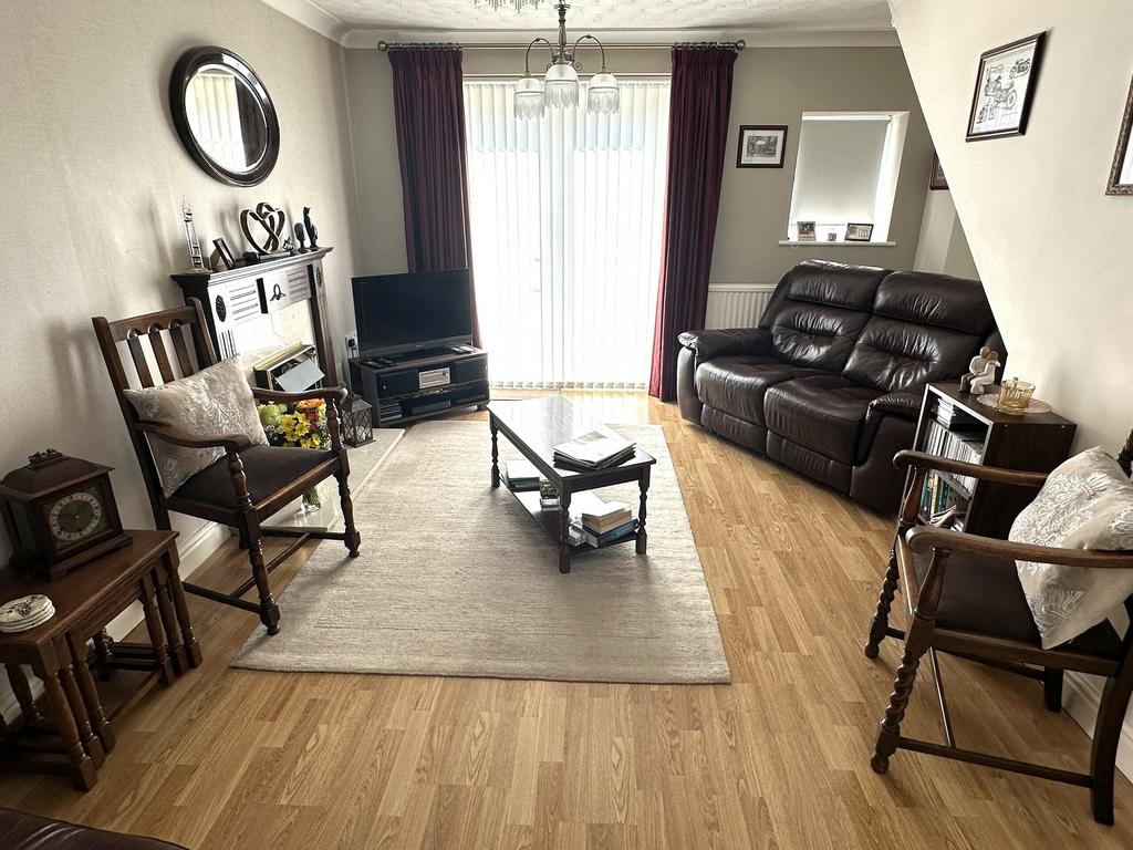 Lounge 1.JPG
