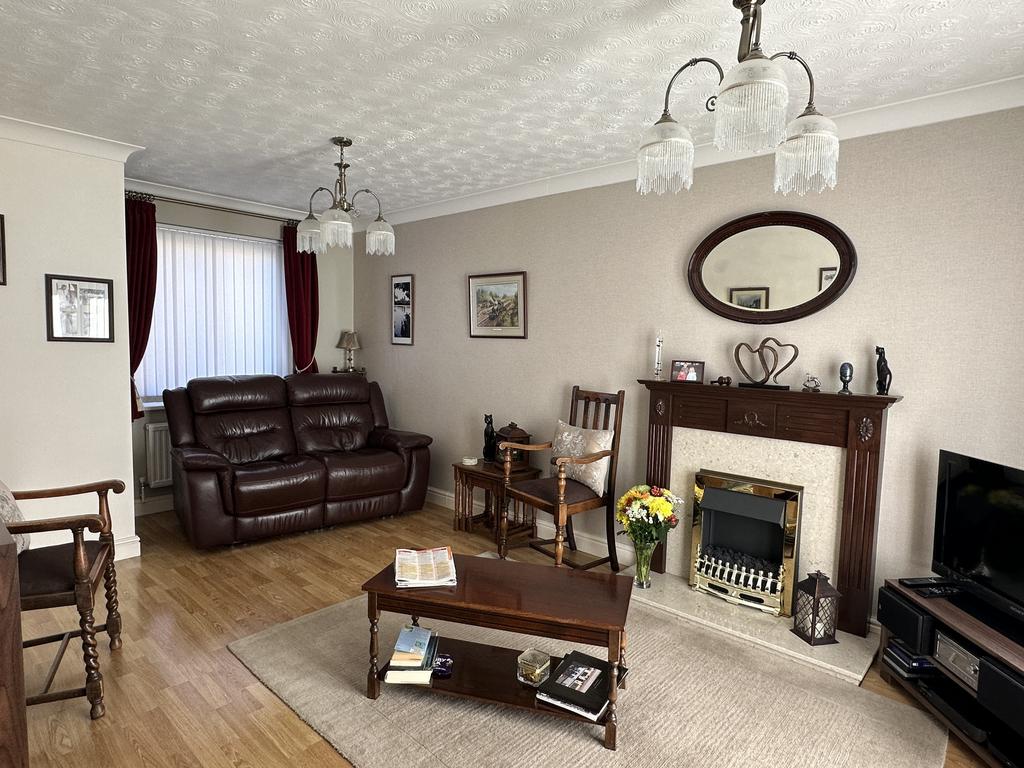 Lounge 2.JPG