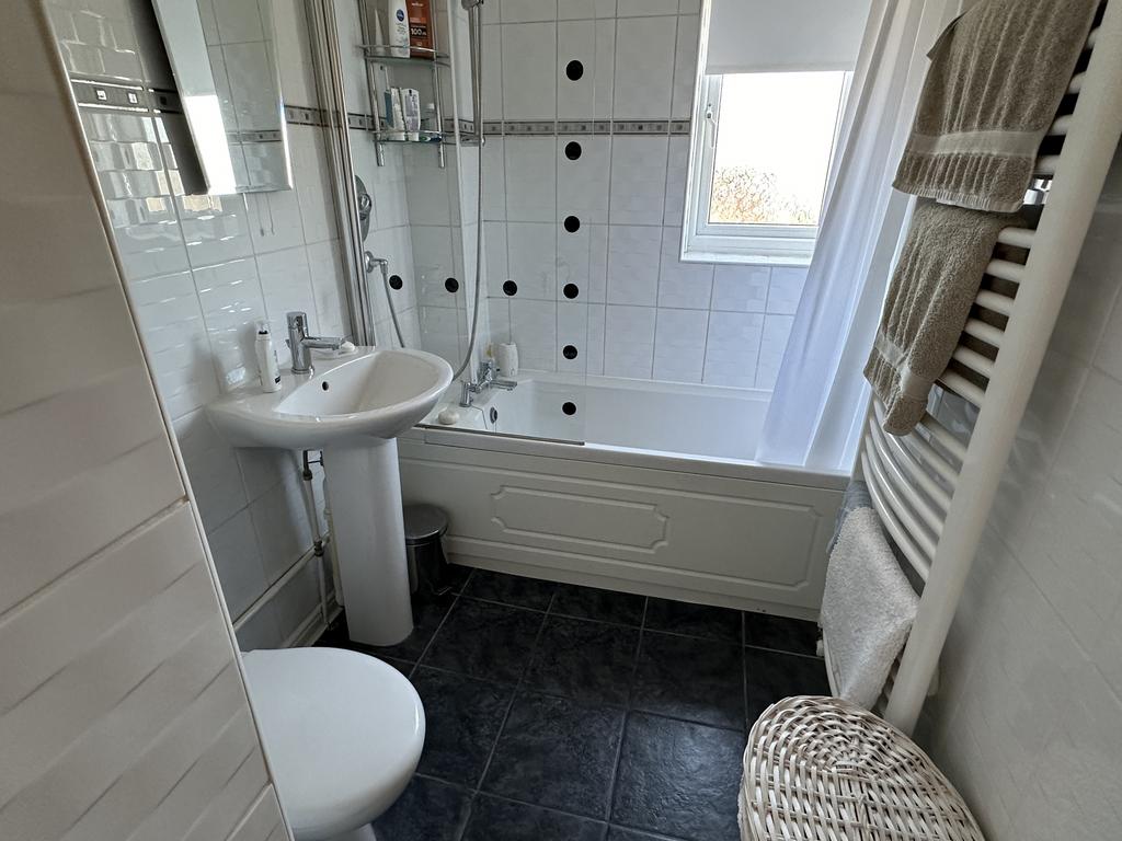 Bathroom.JPG