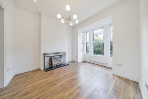 4 bedroom house to rent, Thornbury Road London SW2