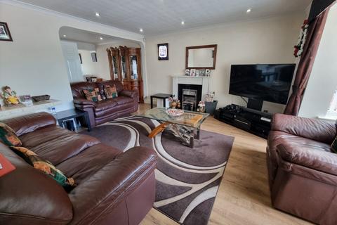 4 bedroom detached house for sale, Roundhill Close, Syston, Leicester, LE7